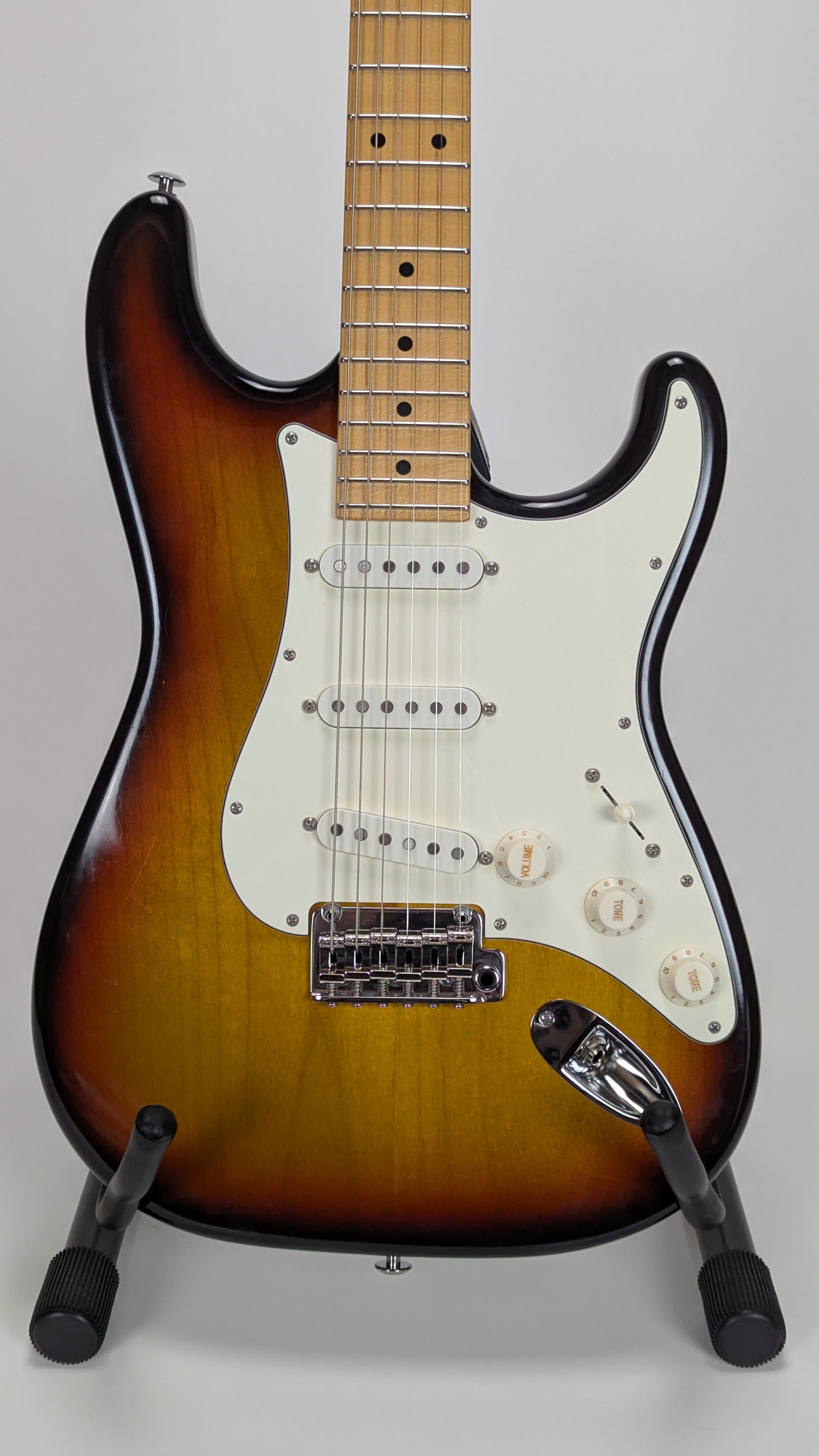 Suhr Stratocaster サンバースト 楽天市場】Suhr Classic S -3 Tone Burst- 新品[サー