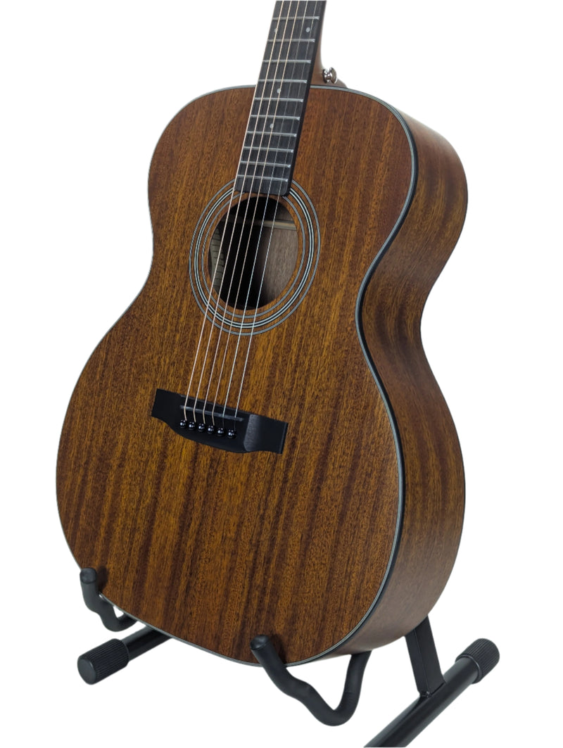 Bristol BM-15 000 Acoustic Guitar