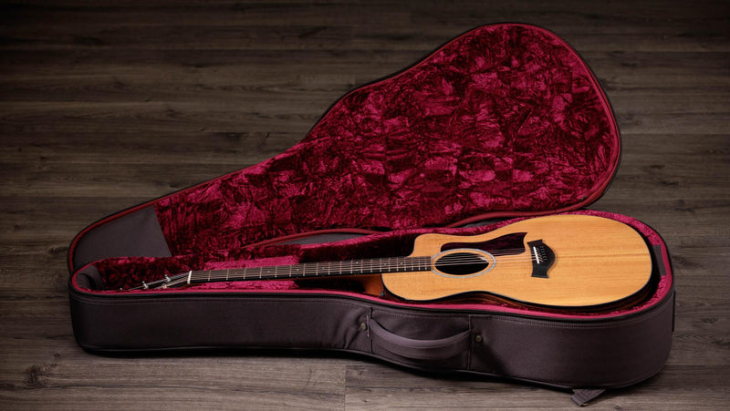 Taylor 214ce Plus, Rosewood/Spruce (SN: 2203315309)