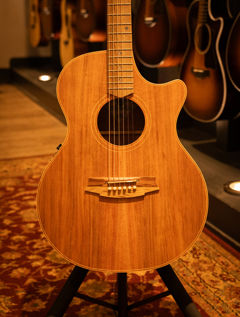 Cole Clark Blackwood "Angel" AN2EC-BLBL (SN: 240911855)