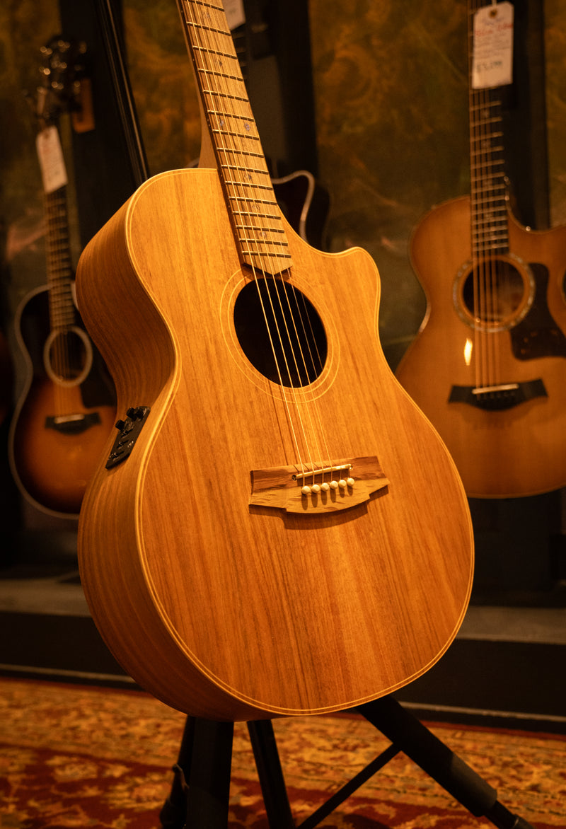 Cole Clark Blackwood "Angel" AN2EC-BLBL (SN: 240911855)