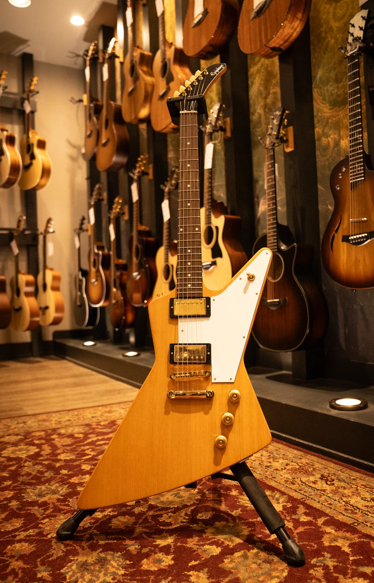 ギター Epiphone Korina Explorer Aged Natural Epiphone Korina Explorer Aged Natural – United States