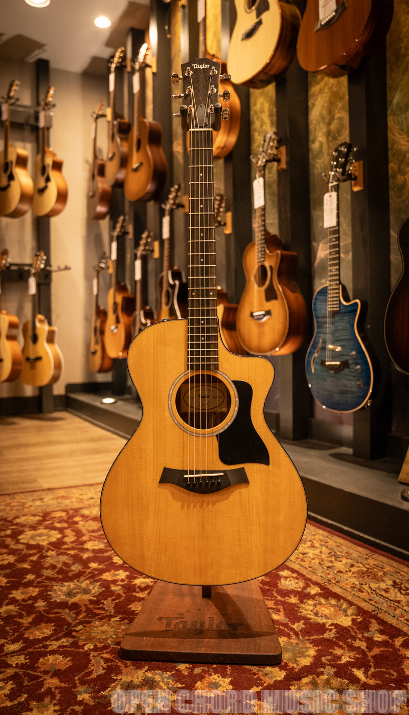 Taylor 212ce Plus Grand Concert (SN: 2204114320)