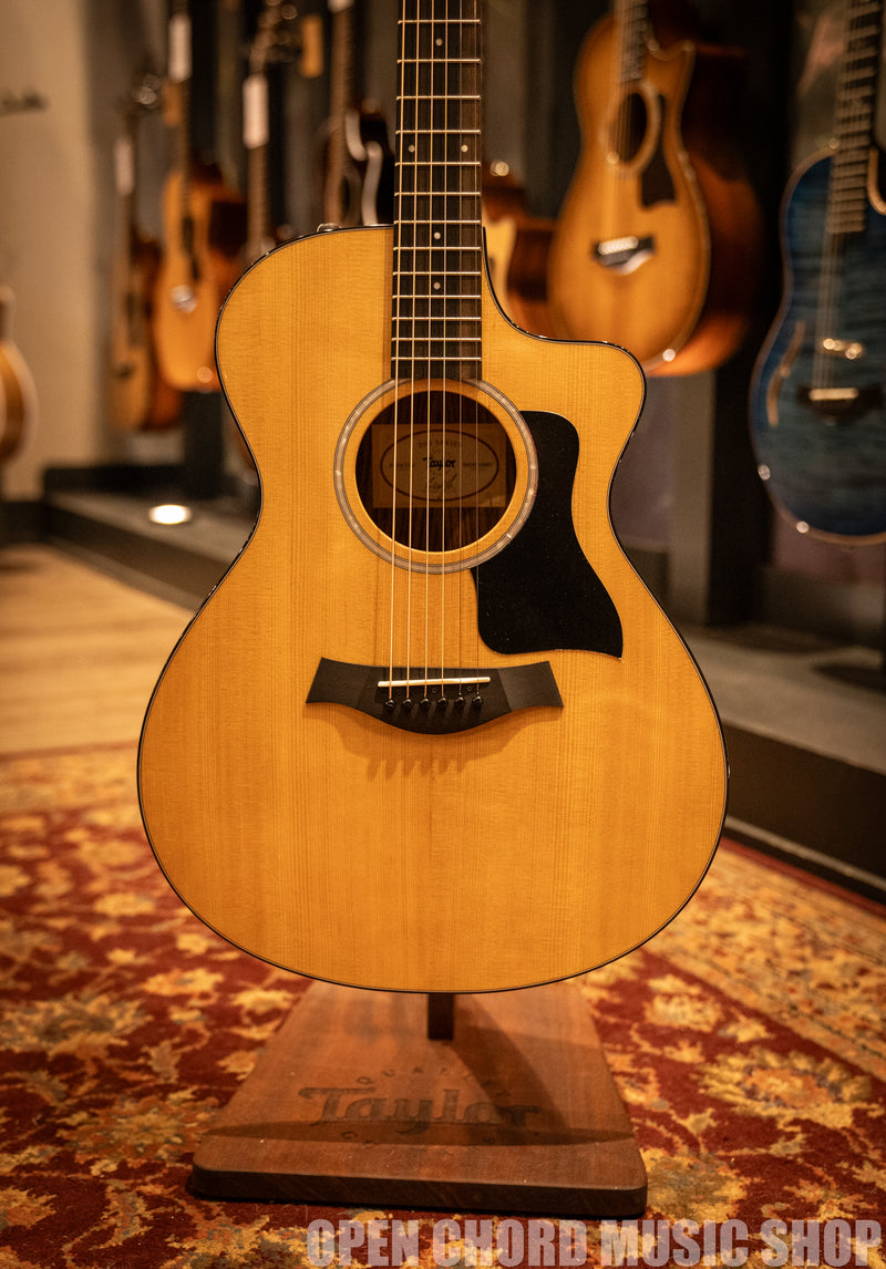 Taylor 212ce Plus Grand Concert (SN: 2204114320)