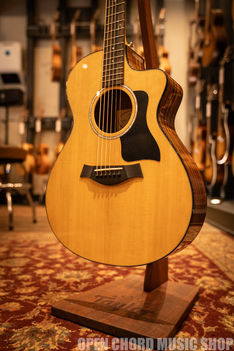 Taylor 212ce Plus Grand Concert (SN: 2204114320)