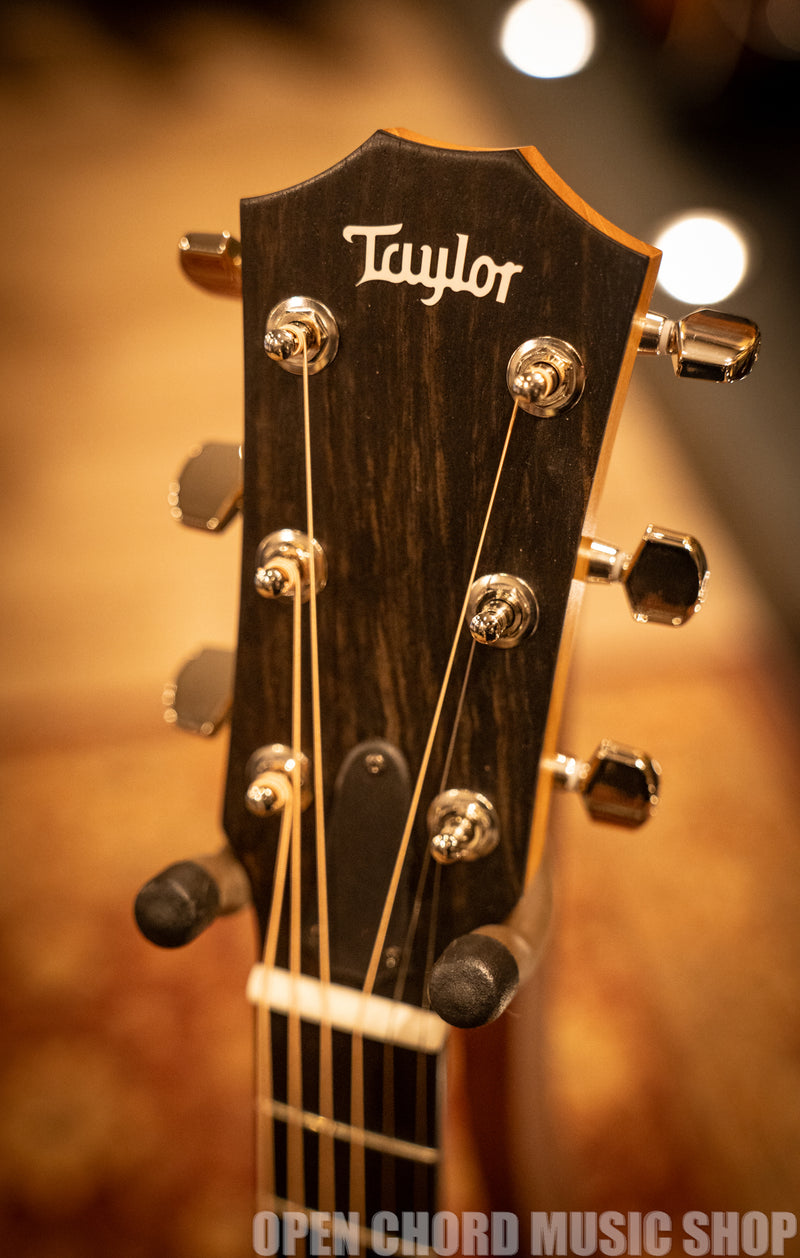 Taylor 212ce Plus Grand Concert (SN: 2204114320)