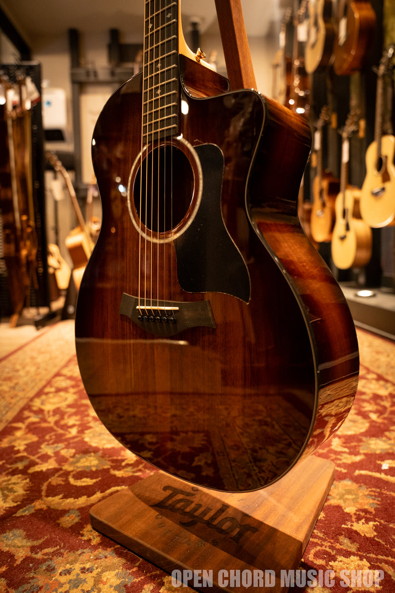 Taylor 224ce-K DLX Deluxe Hardshell Brown Case (SN: 2210103214)