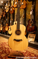 Taylor Academy 12e Grand Concert w/ Deluxe Gig Bag Case (SN: 2209062375)