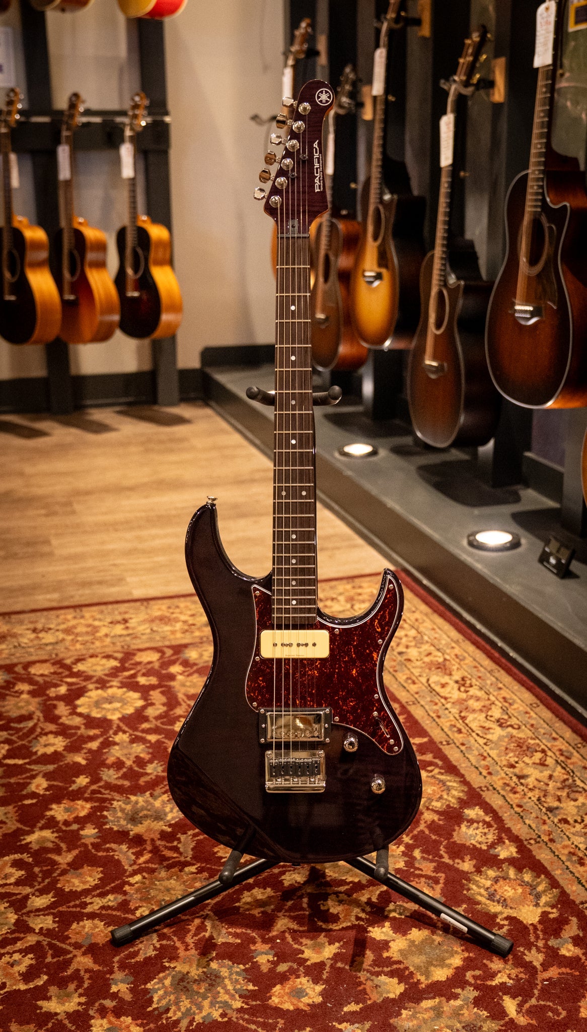 Đàn Guitar Điện YAMAHA PAC611HFM