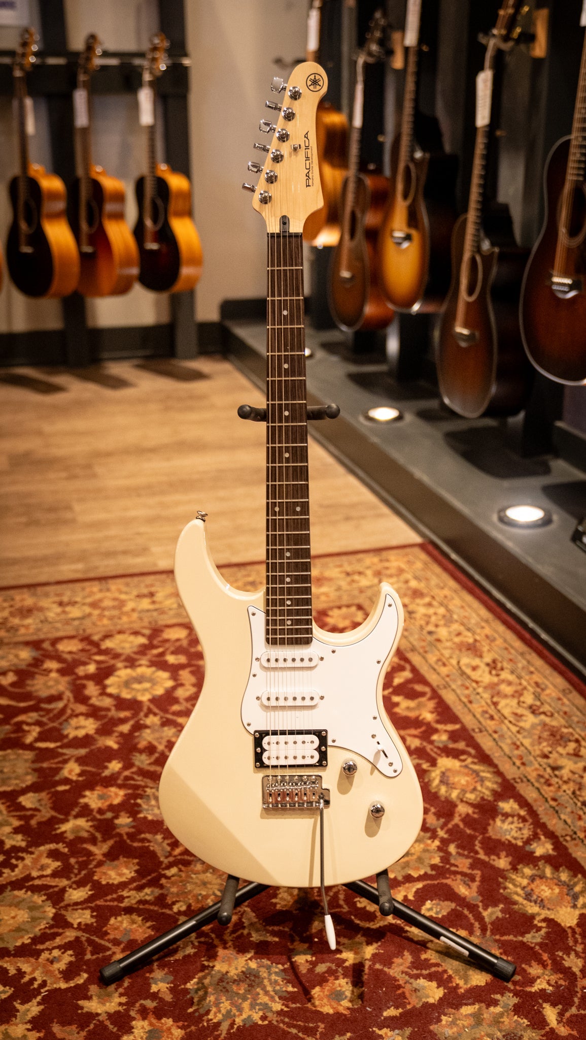 Đàn Guitar Điện Yamaha PAC112V