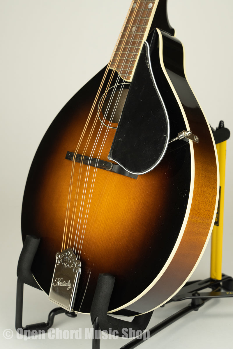 Kentucky KM-270 Deluxe Oval Hole A-Style Mandolin - Vintage Sunburst (SN: 21052075)