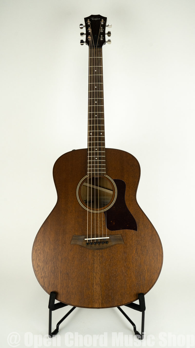 Taylor GTe Mahogany Acoustic Guitar w/ AeroCase™ (S/N 1203072009)